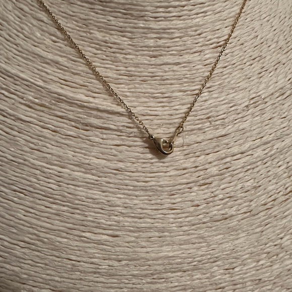 Elegant Gold Bow Pendant Necklace - Picture 3 of 3